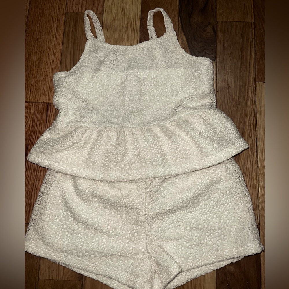 Girl's 2-piece Lace Set  Size 7 Color White